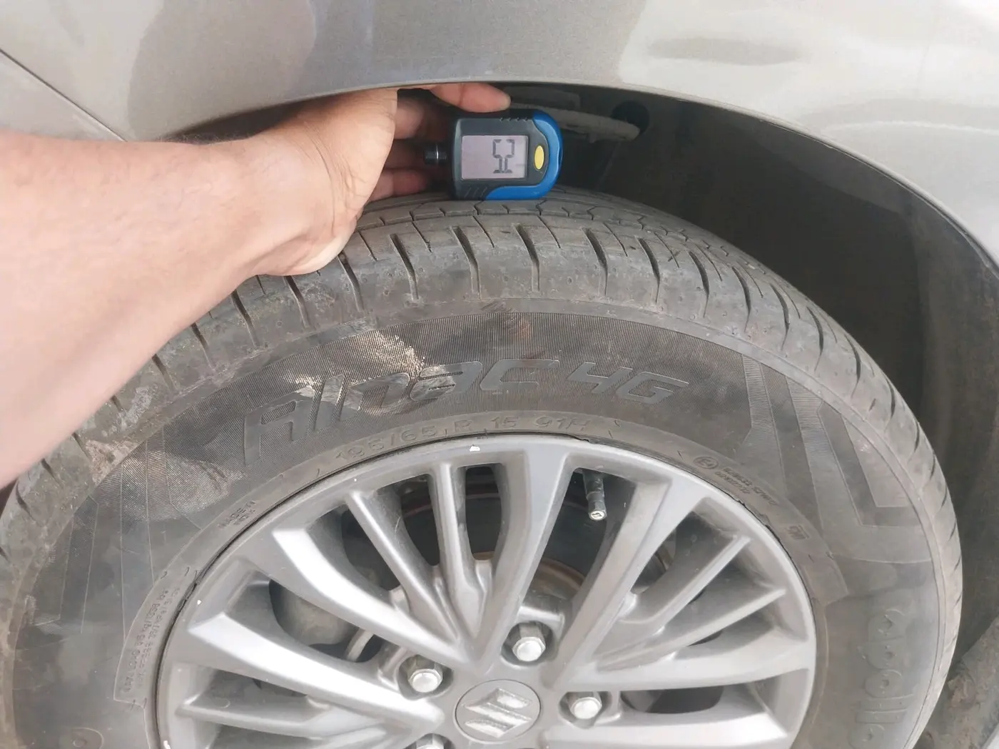 2019 Maruti Ertiga ZXI+ SHVS, Petrol, Manual, 70,192 km, tyre