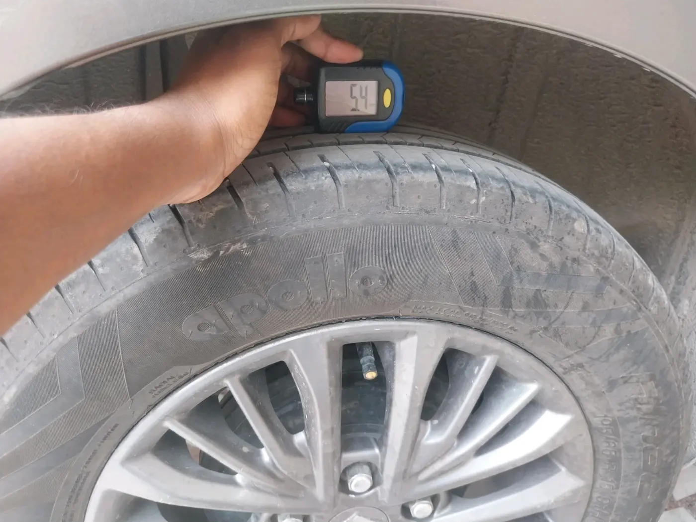 2019 Maruti Ertiga ZXI+ SHVS, Petrol, Manual, 70,192 km, tyre