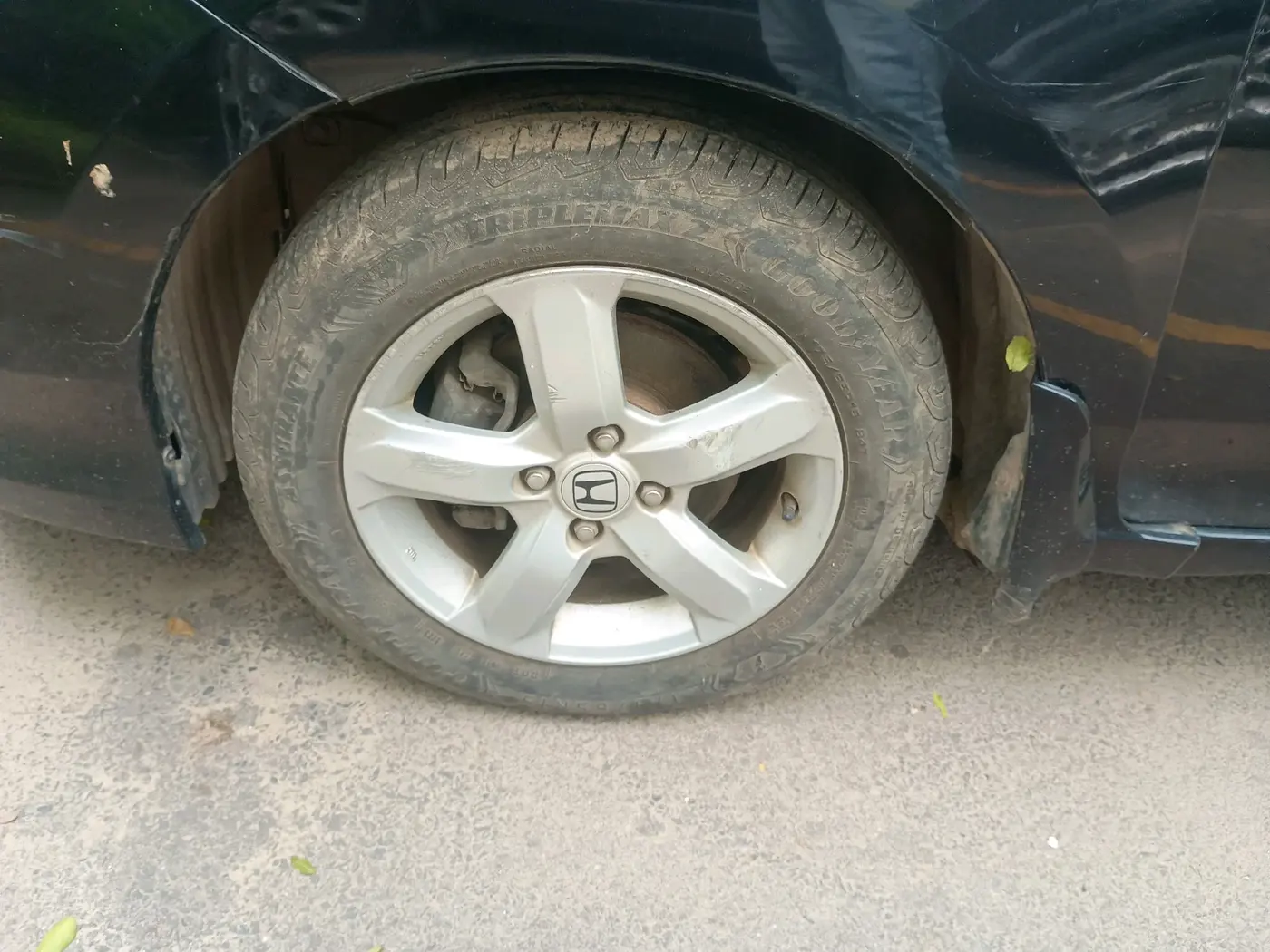 2011 Honda City 1.5L I-VTEC V MT, Petrol, Manual, 1,72,109 km, tyre