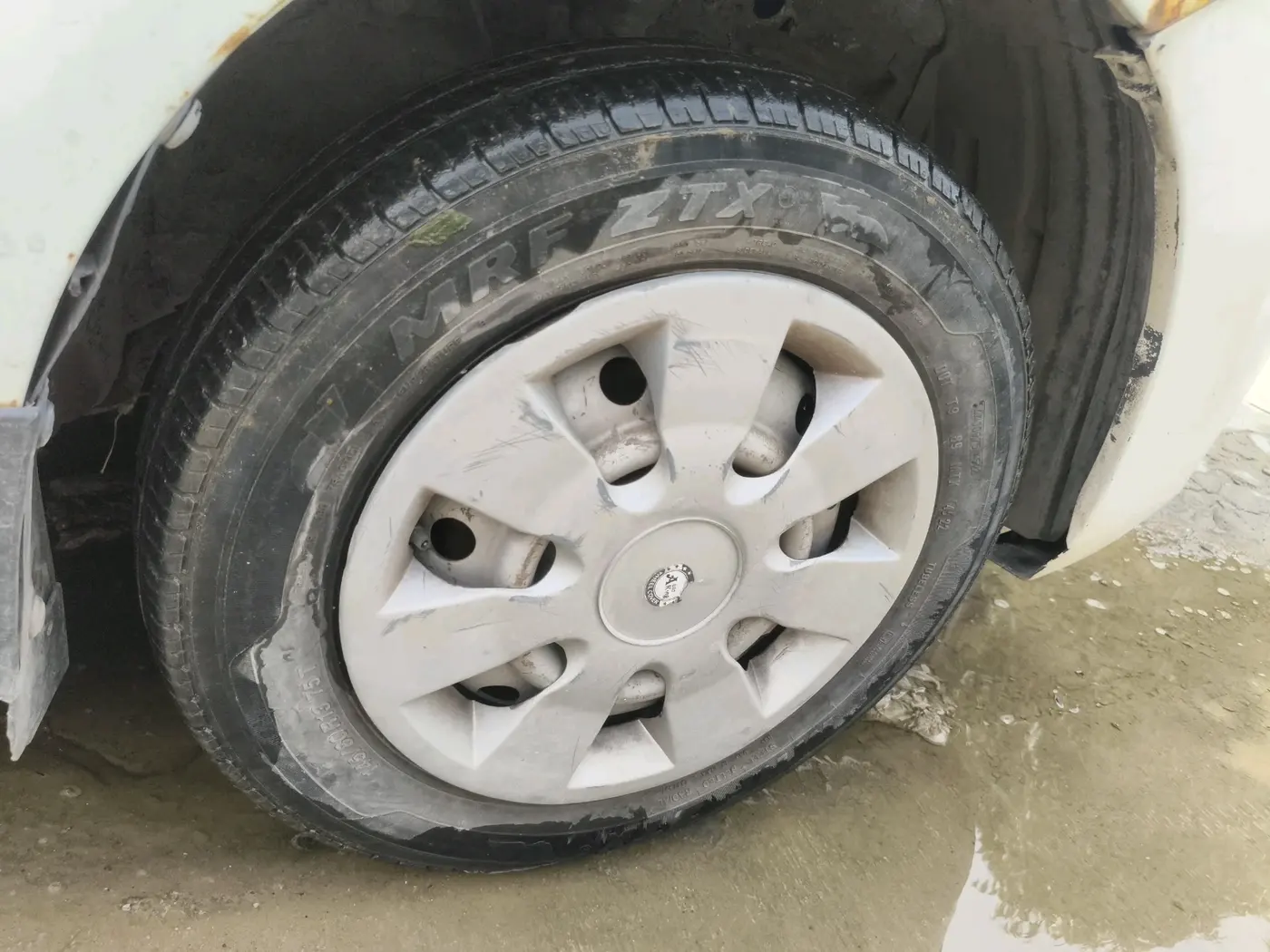 2011 Maruti Wagon R 1.0 LXI CNG, CNG, Manual, 96,319 km, tyre