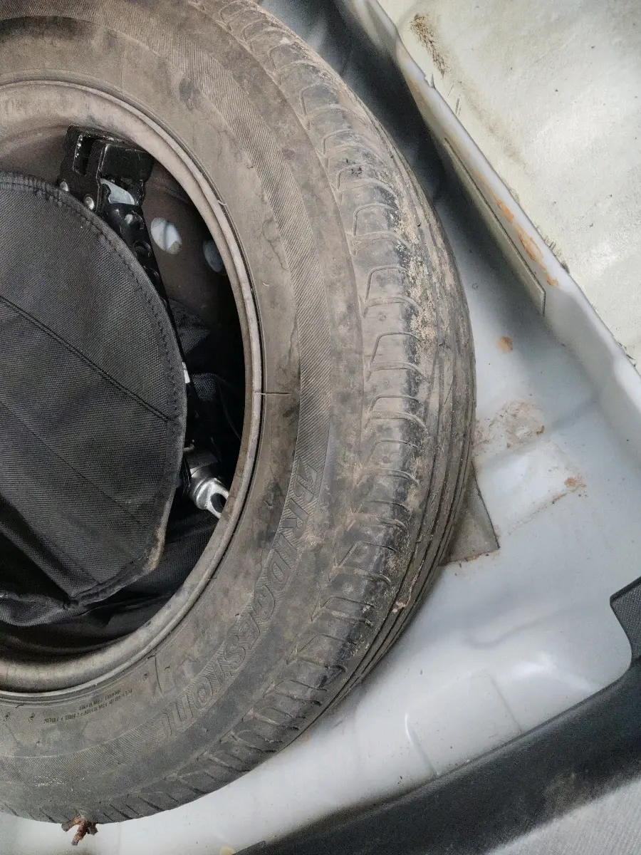2023 Tata NEXON XM PETROL, Petrol, Manual, 50,089 km, tyre