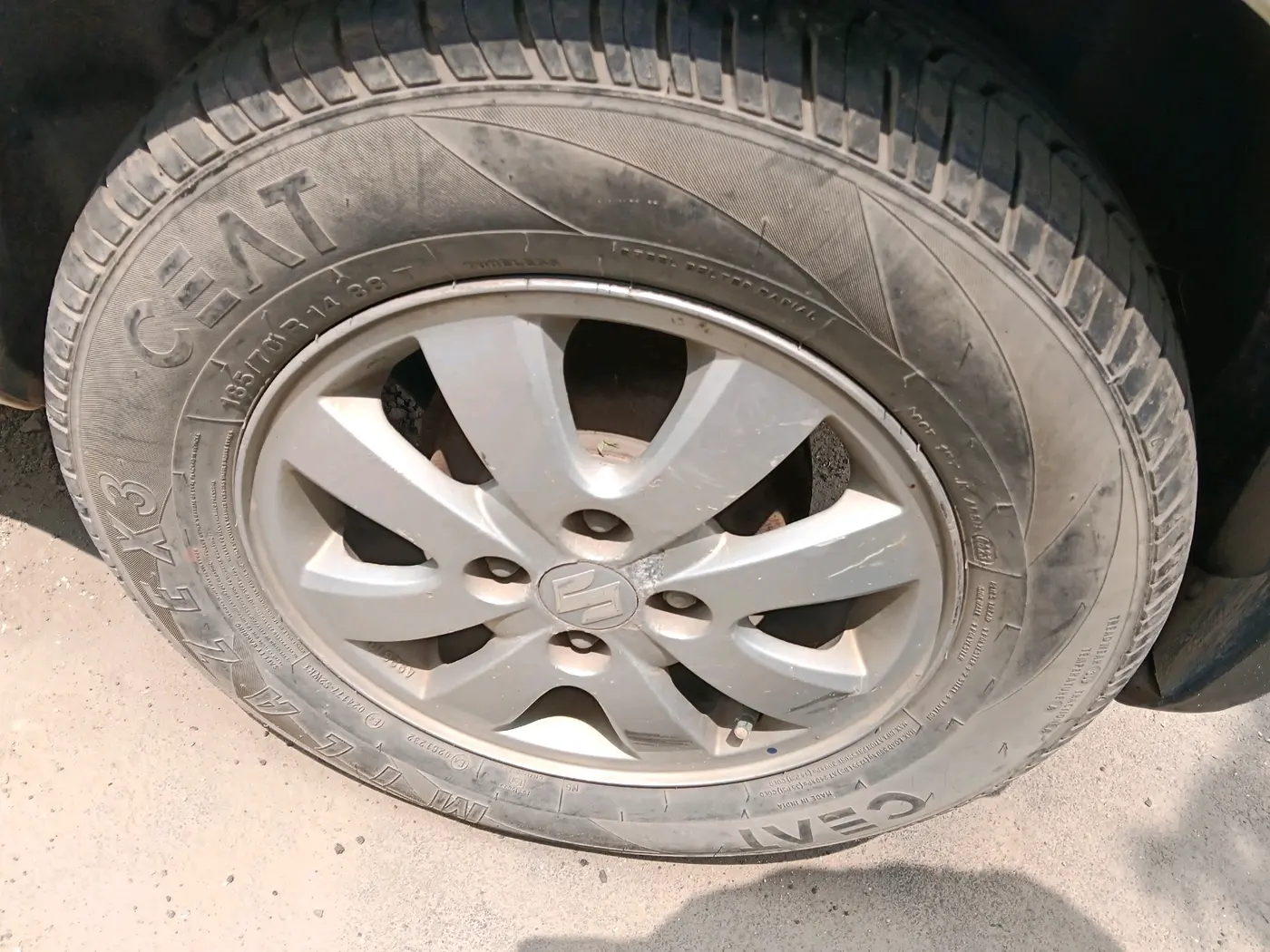 2011 Maruti Ritz ZXI, Petrol, Manual, 69,642 km, tyre