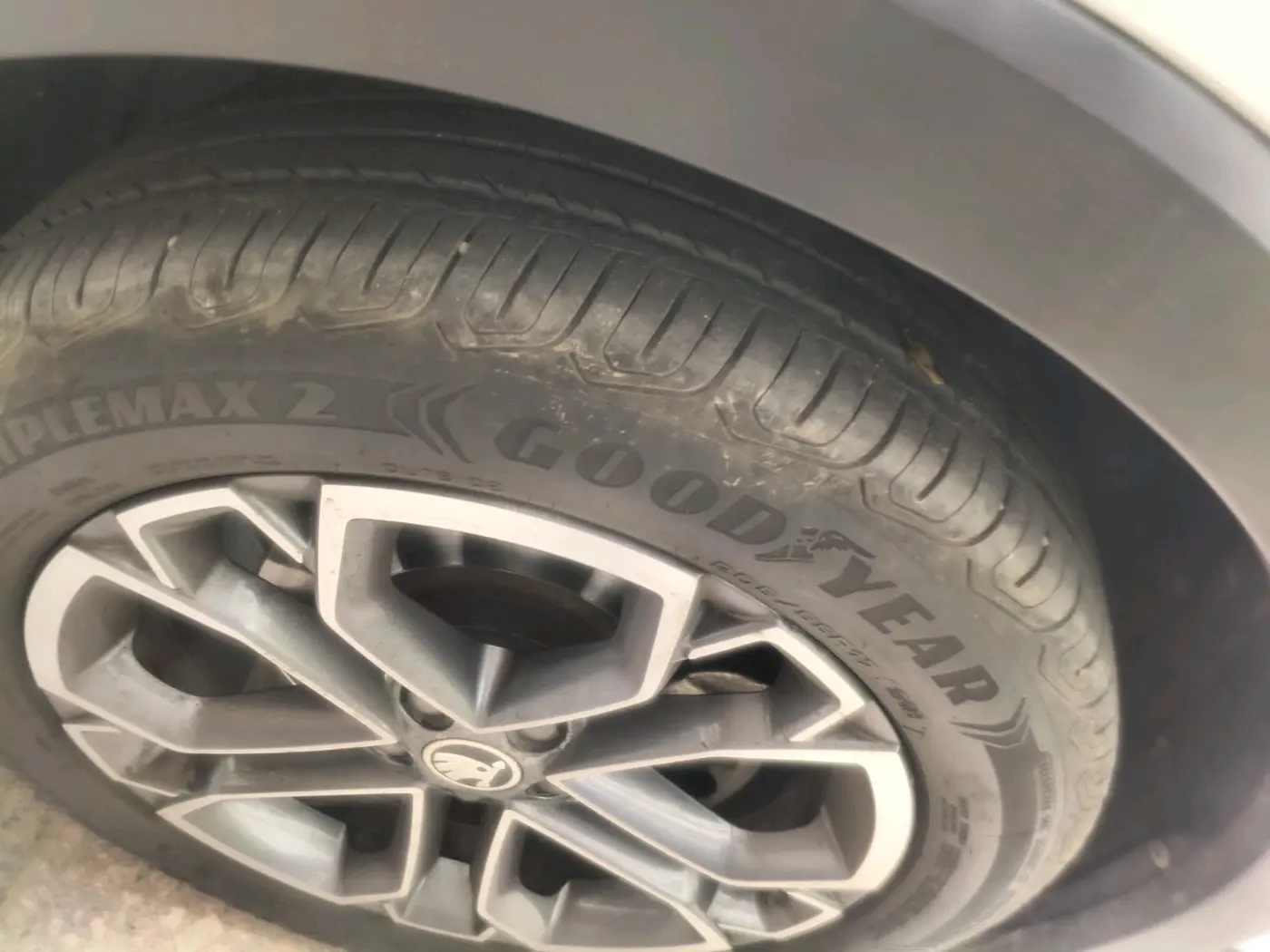 2021 Skoda KUSHAQ STYLE 1.5L TSI DSG, Petrol, Automatic, 53,305 km, tyre