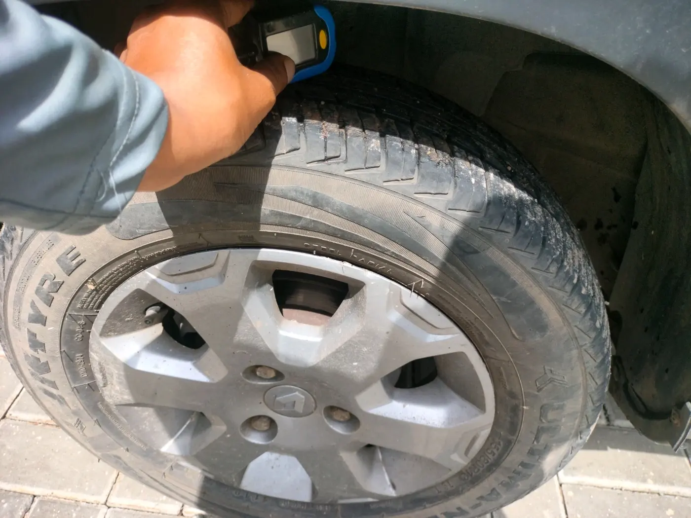 2019 Renault Kwid CLIMBER 1.0 AMT, Petrol, Automatic, 66,944 km, tyre