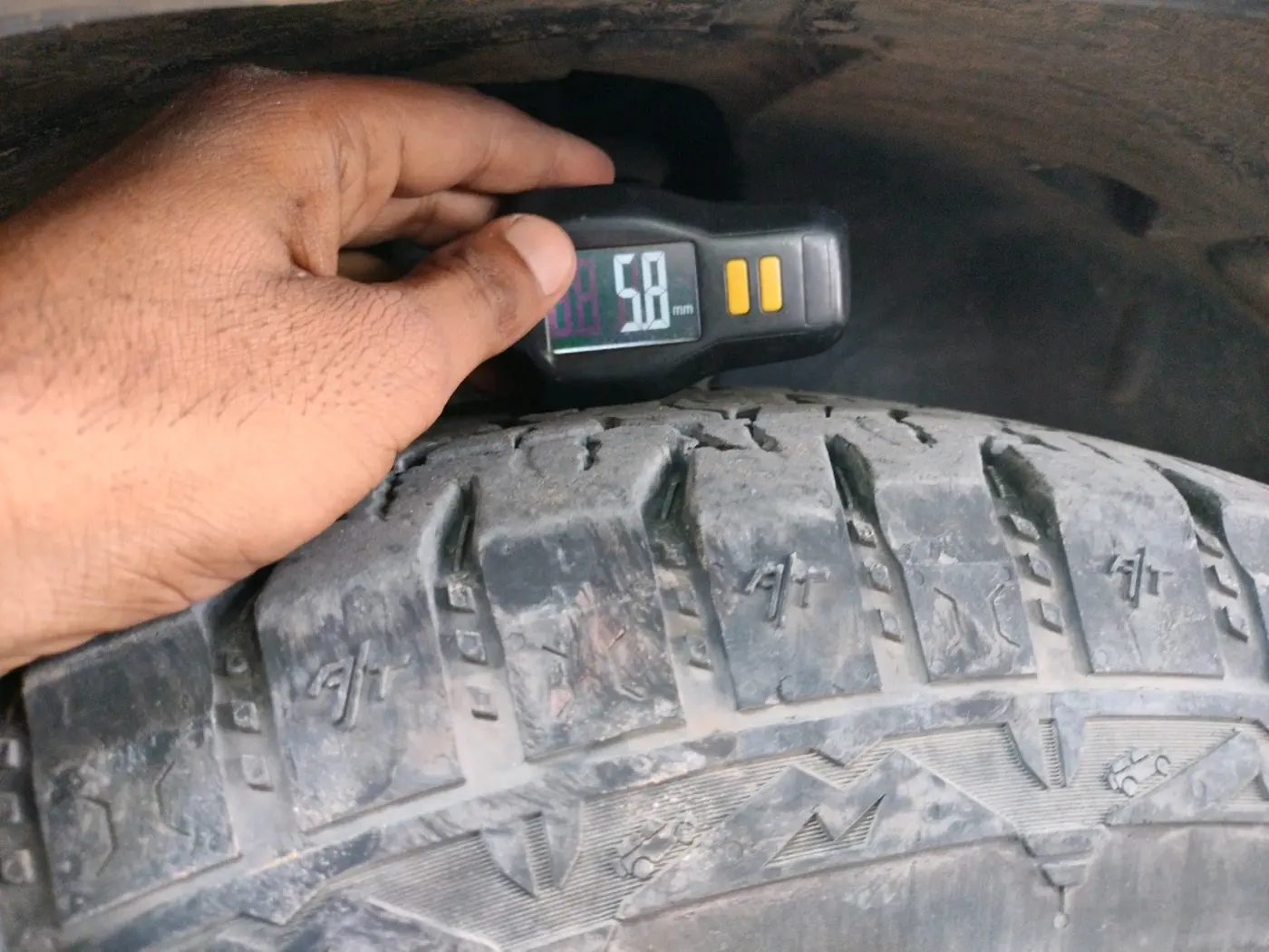 2022 Tata Safari XTA PLUS, Diesel, Automatic, 81,222 km, tyre