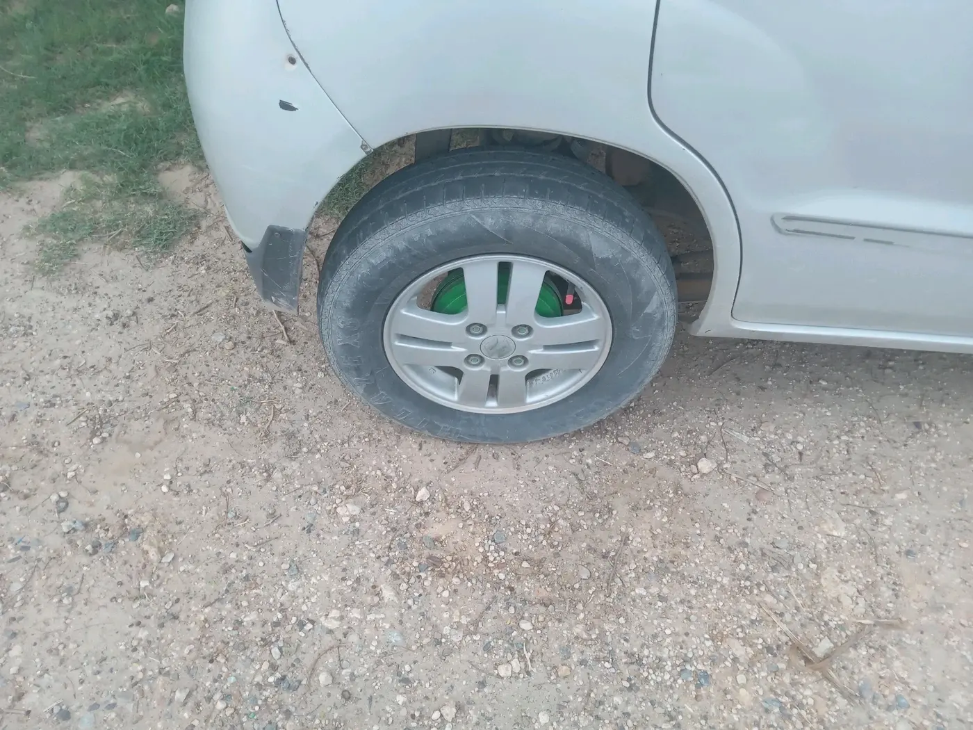 2011 Maruti Zen Estilo VXI, CNG, Manual, 83,046 km, tyre