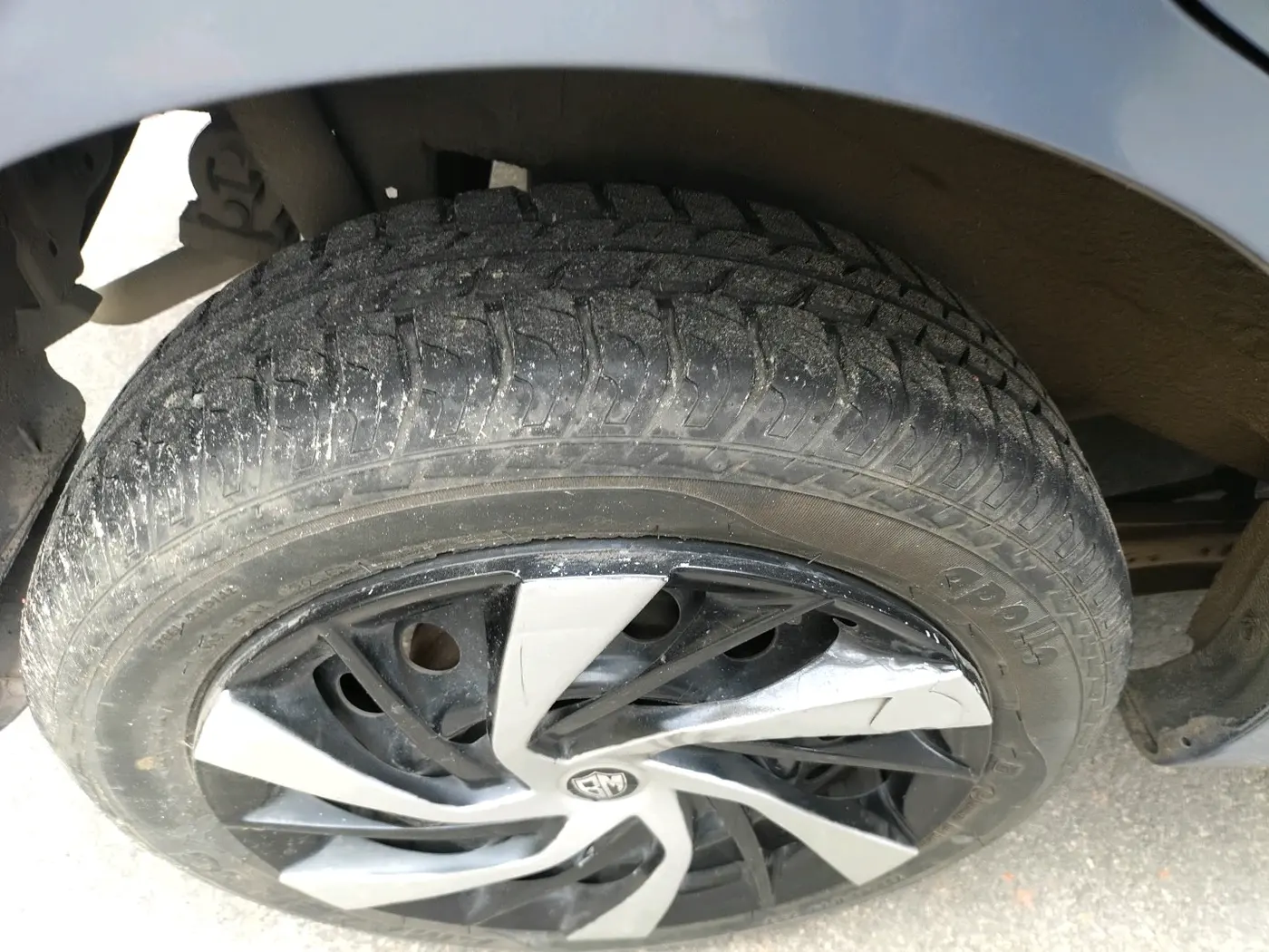 2015 Maruti Wagon R 1.0 VXI, Petrol, Manual, 20,106 km, tyre