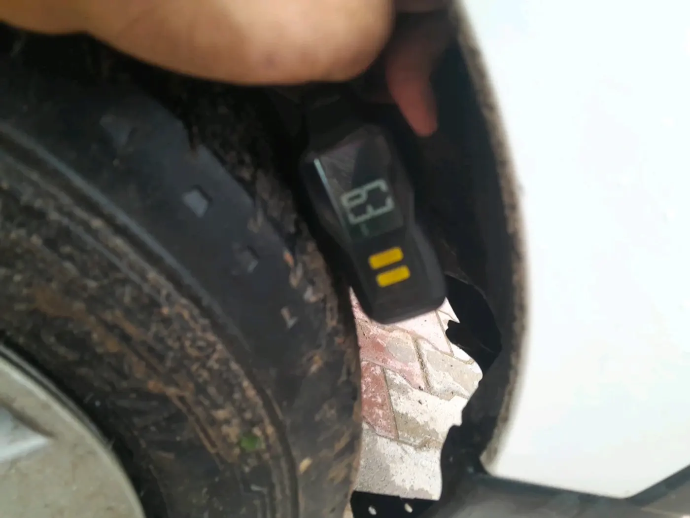 2021 Maruti Eeco 5 STR AC CNG, CNG, Manual, 57,804 km, tyre