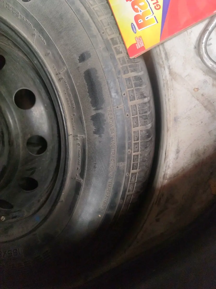 2014 Maruti Ritz VXI, Petrol, Manual, 2,04,518 km, tyre