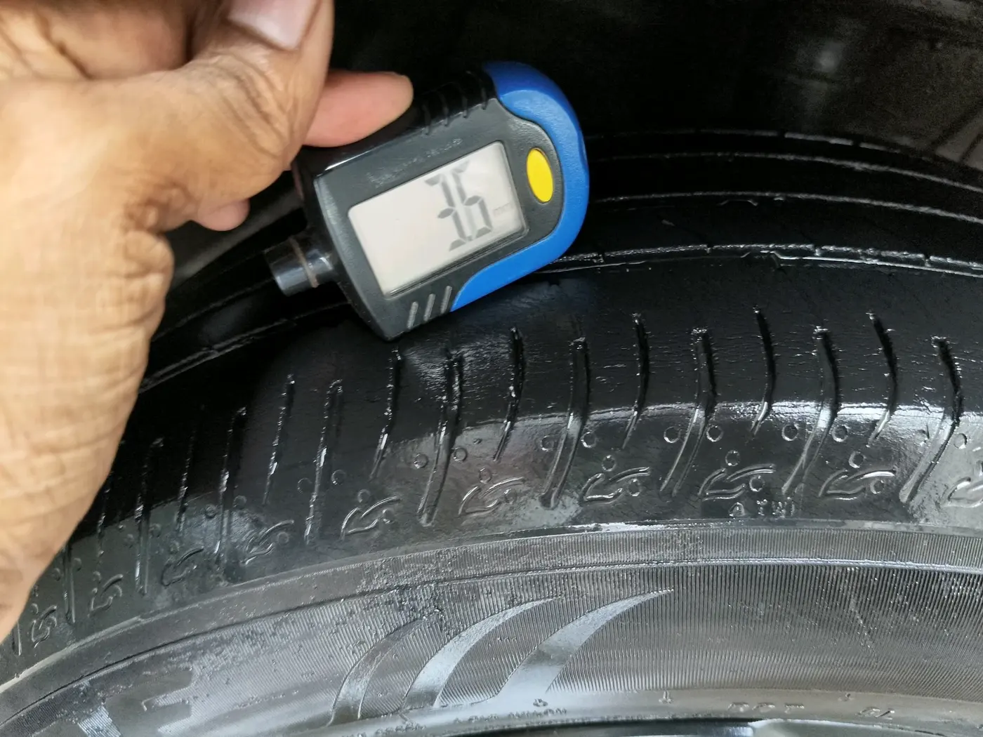 2023 Maruti BREZZA ZXI S-CNG, CNG, Manual, 52,842 km, tyre