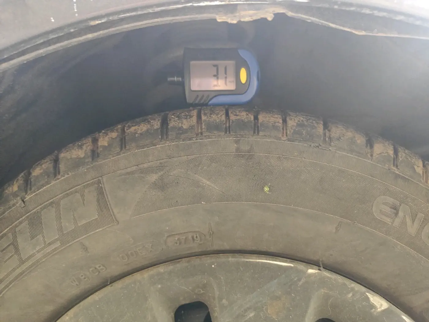 2013 Hyundai i10 SPORTZ 1.2, CNG, Manual, 86,904 km, tyre