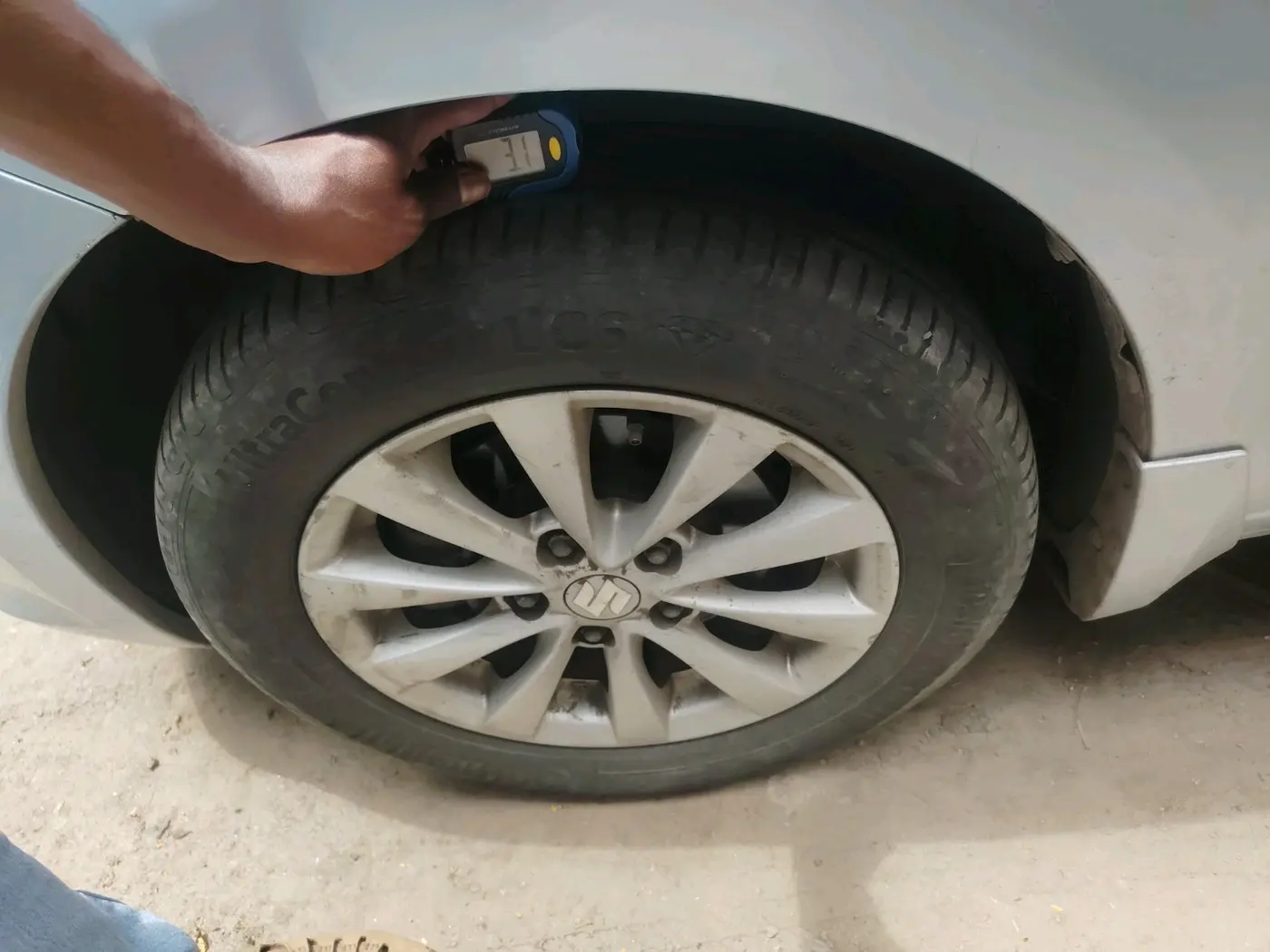 2013 Maruti Ertiga ZXI, Petrol, Manual, 1,03,973 km, tyre