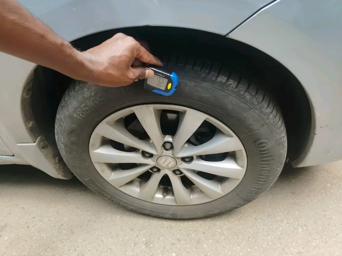 2013 Maruti Ertiga ZXI, Petrol, Manual, 1,03,973 km, tyre