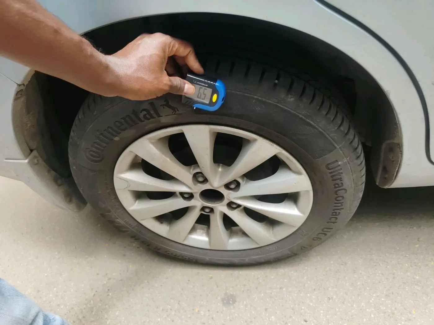 2013 Maruti Ertiga ZXI, Petrol, Manual, 1,03,973 km, tyre