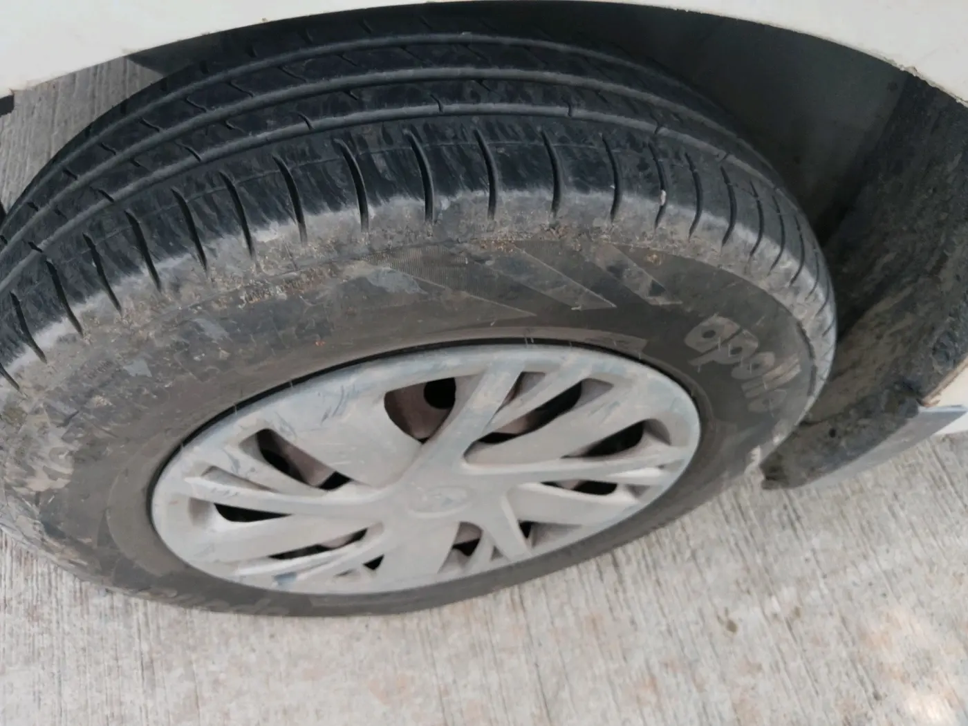 2014 Maruti Swift VDI, Diesel, Manual, 1,15,568 km, tyre