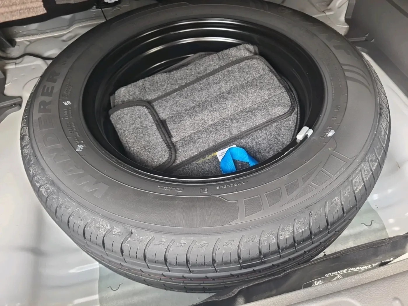 2025 Hyundai Creta S (O) 1.5 PETROL, Petrol, Manual, 12,405 km, tyre