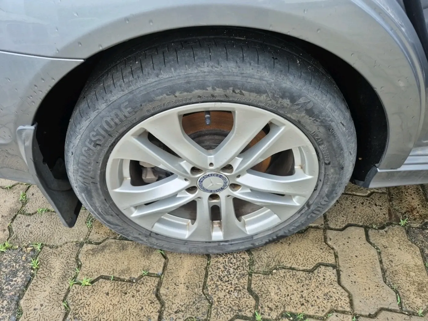2012 Mercedes Benz C Class C250 CDI AT AVANTGARDE, Diesel, Automatic, 1,05,567 km, tyre