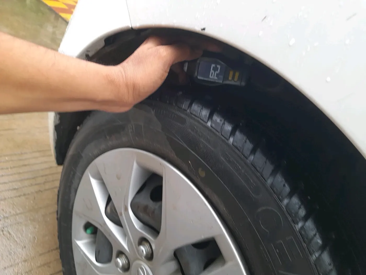2016 Hyundai Xcent S 1.2, Petrol, Manual, 53,203 km, tyre