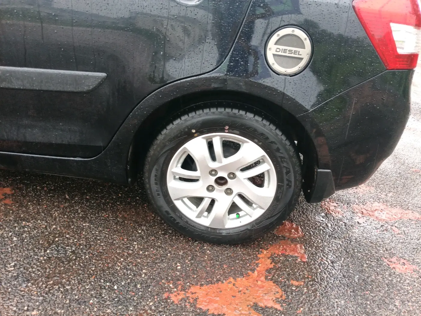 2012 Maruti Swift Dzire ZDI, Diesel, Manual, 98,984 km, tyre