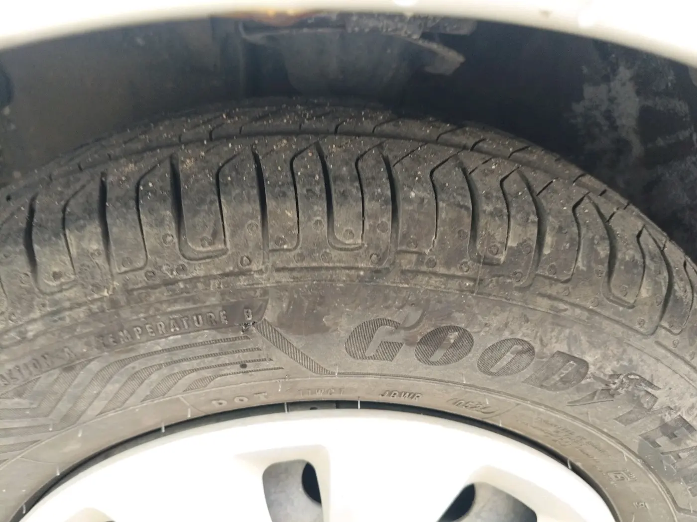 2011 Hyundai i10 MAGNA 1.2 AT, Petrol, Automatic, 51,843 km, tyre