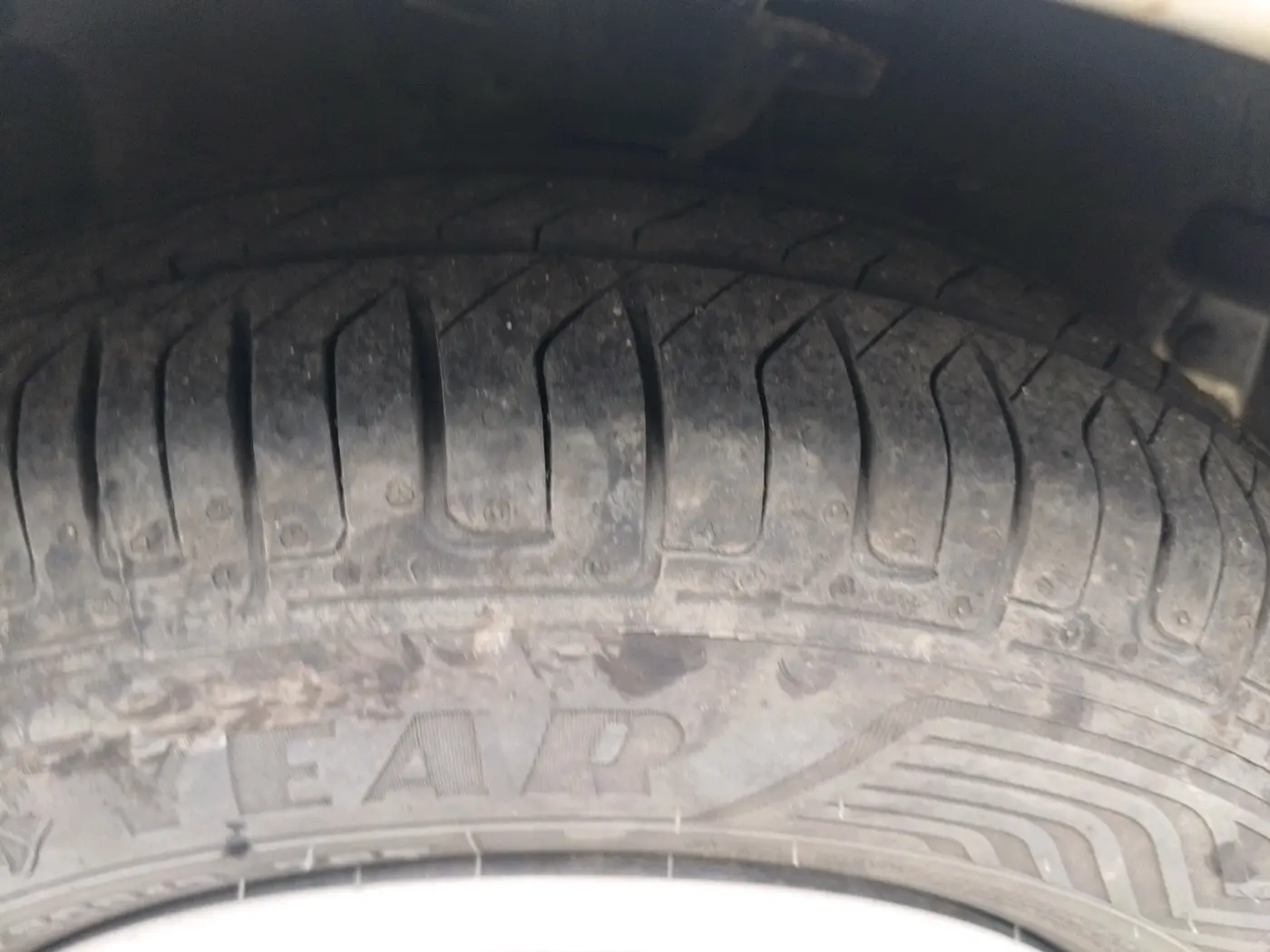2011 Hyundai i10 MAGNA 1.2 AT, Petrol, Automatic, 51,843 km, tyre