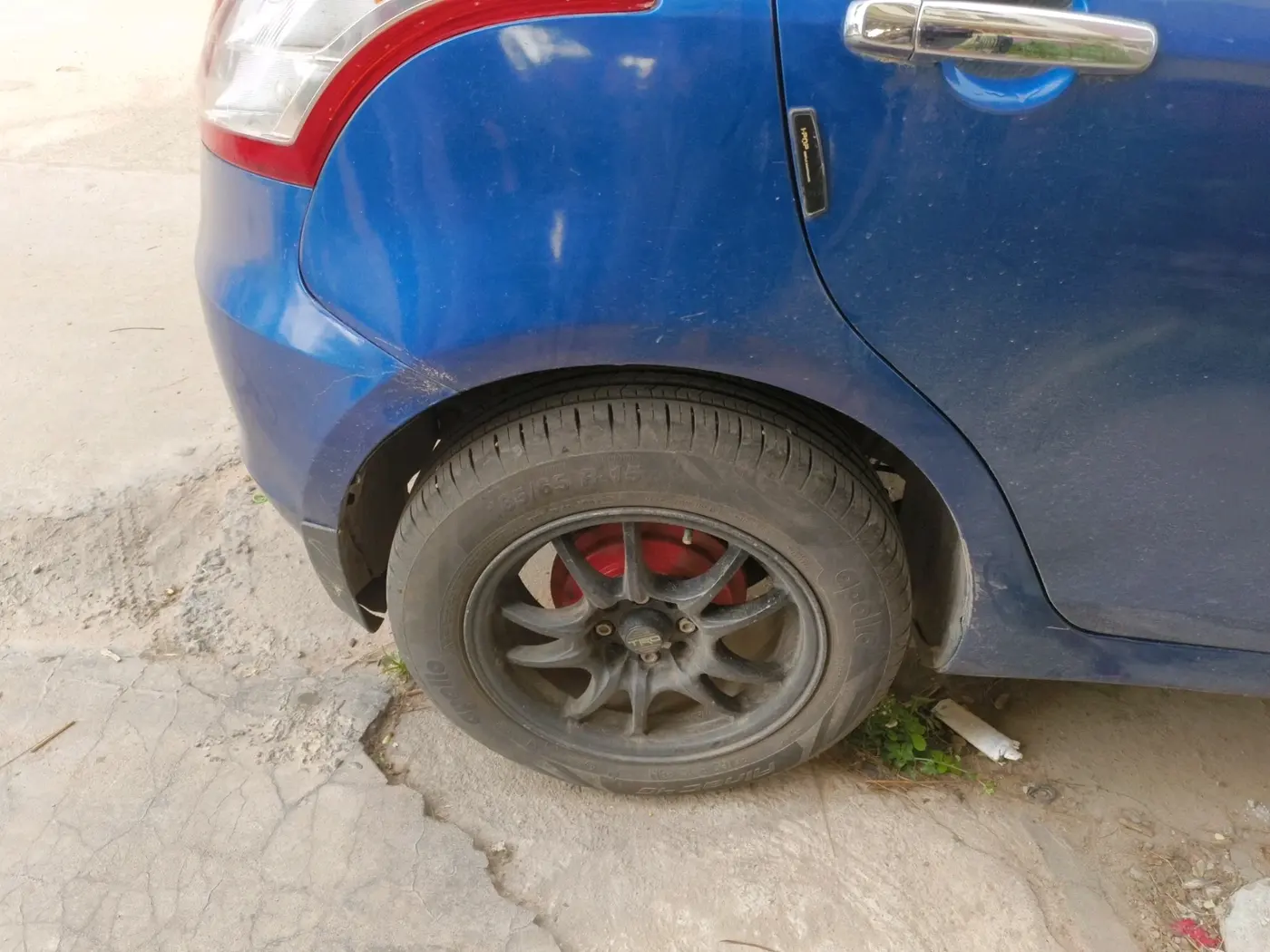 2013 Maruti Swift VDI, Diesel, Manual, 90,157 km, tyre