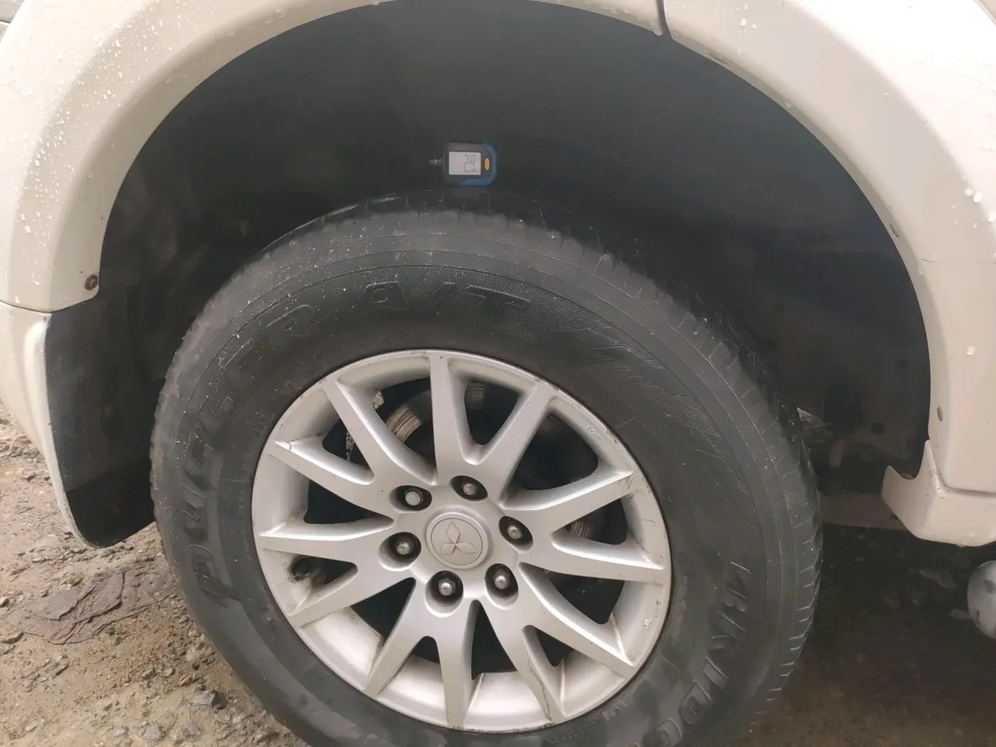 2012 Mitsubishi Pajero Sport 2.5 MT 4X4, Diesel, Manual, 1,29,784 km, tyre
