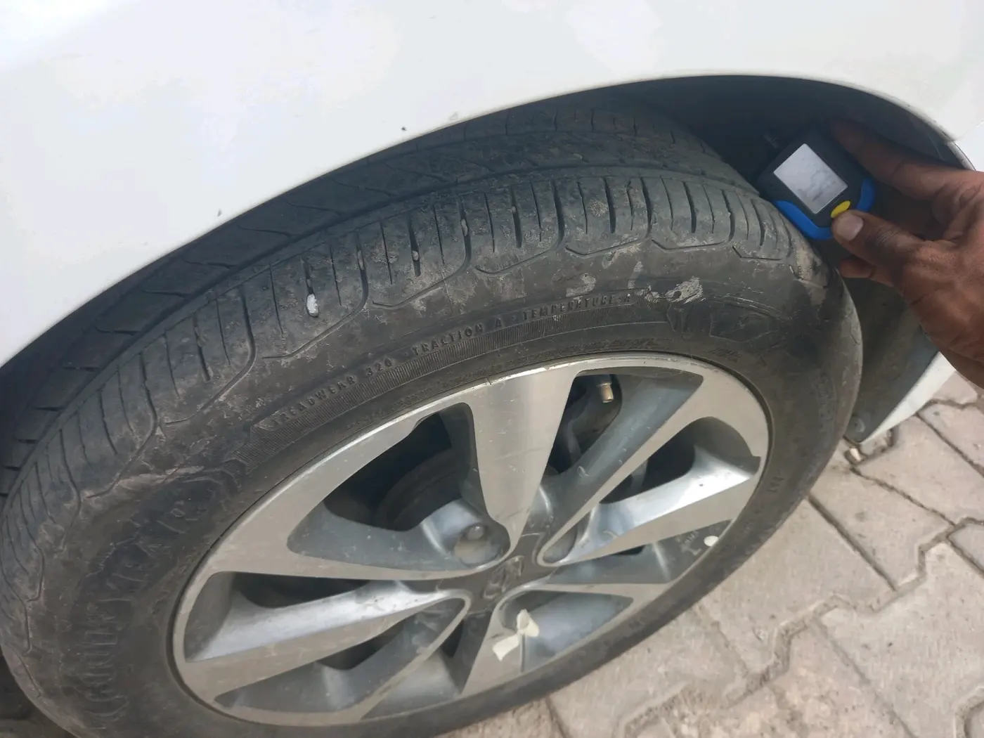 2015 Hyundai Elite i20 ASTA 1.2, Petrol, Manual, 68,811 km, tyre