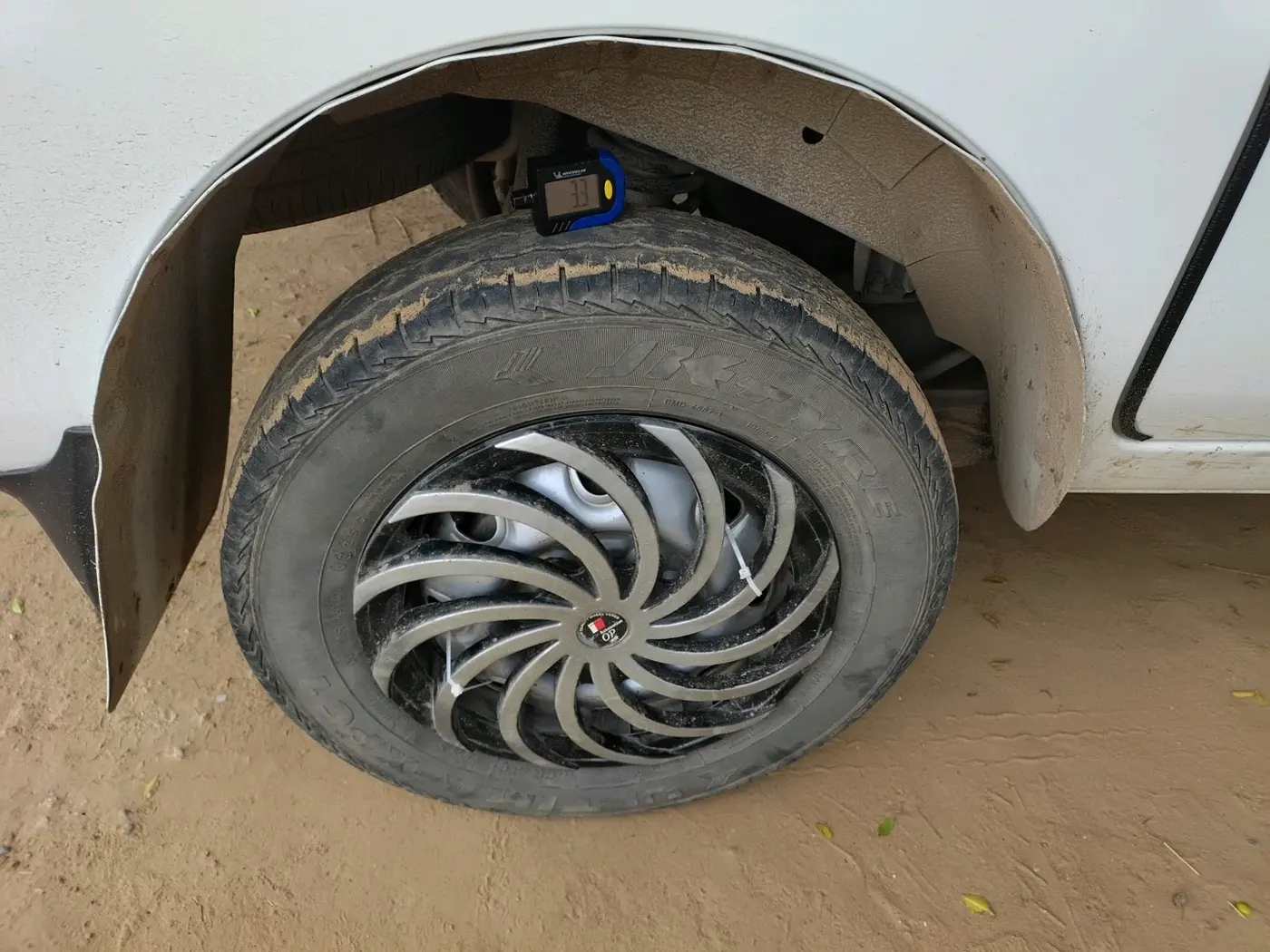 2022 Maruti Eeco 5 STR AC CNG (O), CNG, Manual, 61,374 km, tyre
