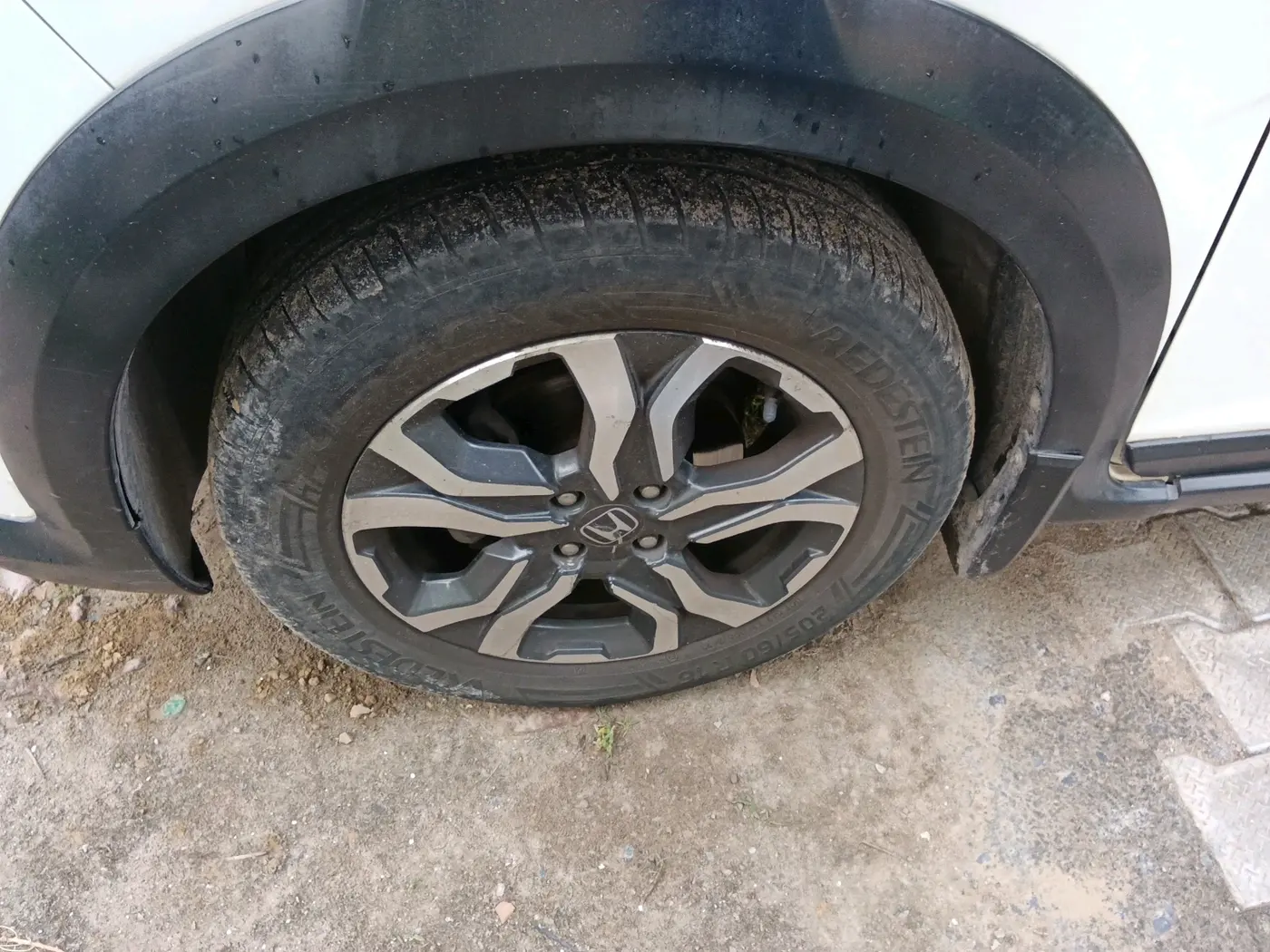 2018 Honda WR-V 1.5L I-DTEC VX MT, Diesel, Manual, 1,00,199 km, tyre