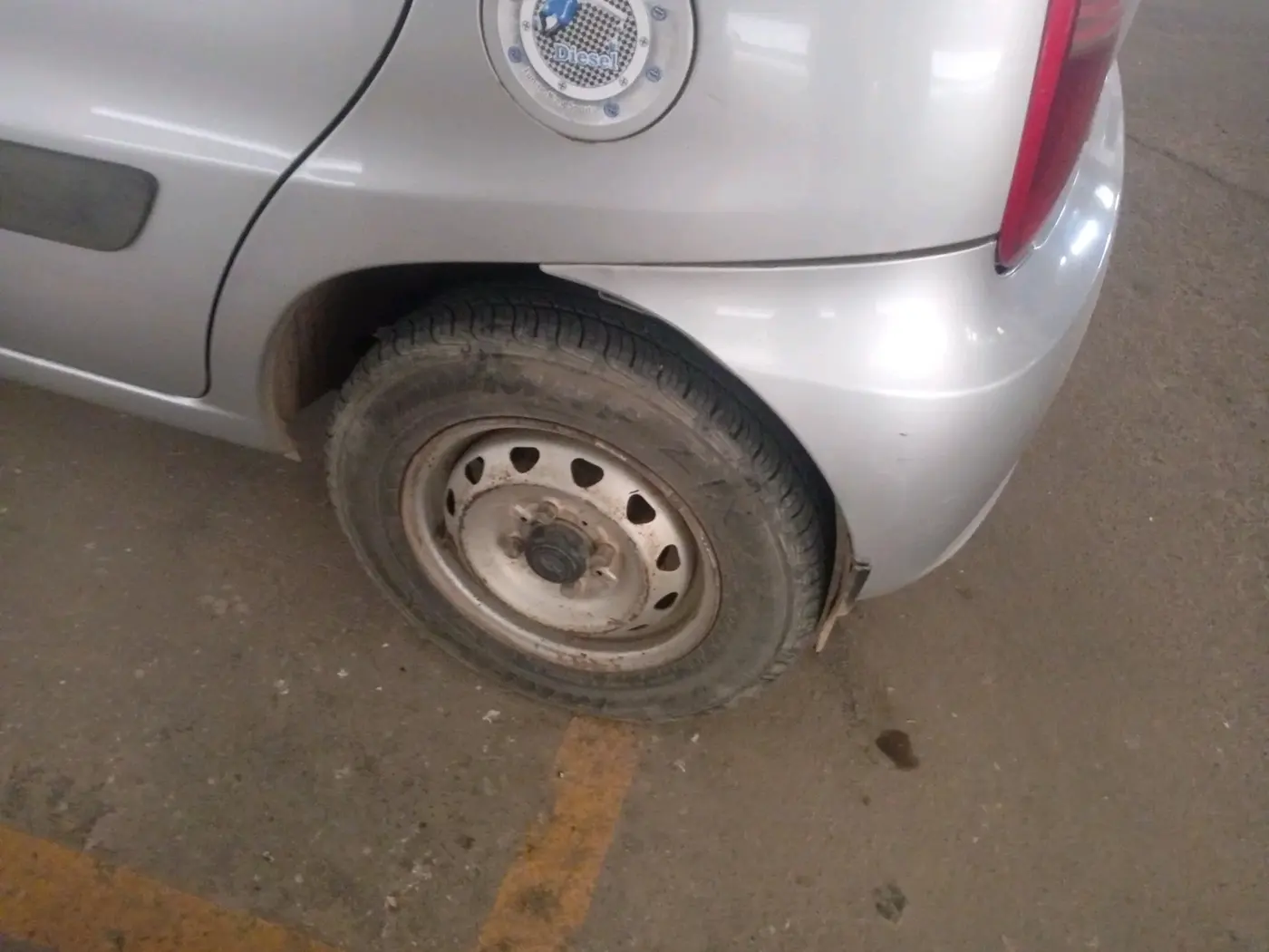 2013 Tata Indica V2 LS DIESEL, Diesel, Manual, 95,104 km, tyre
