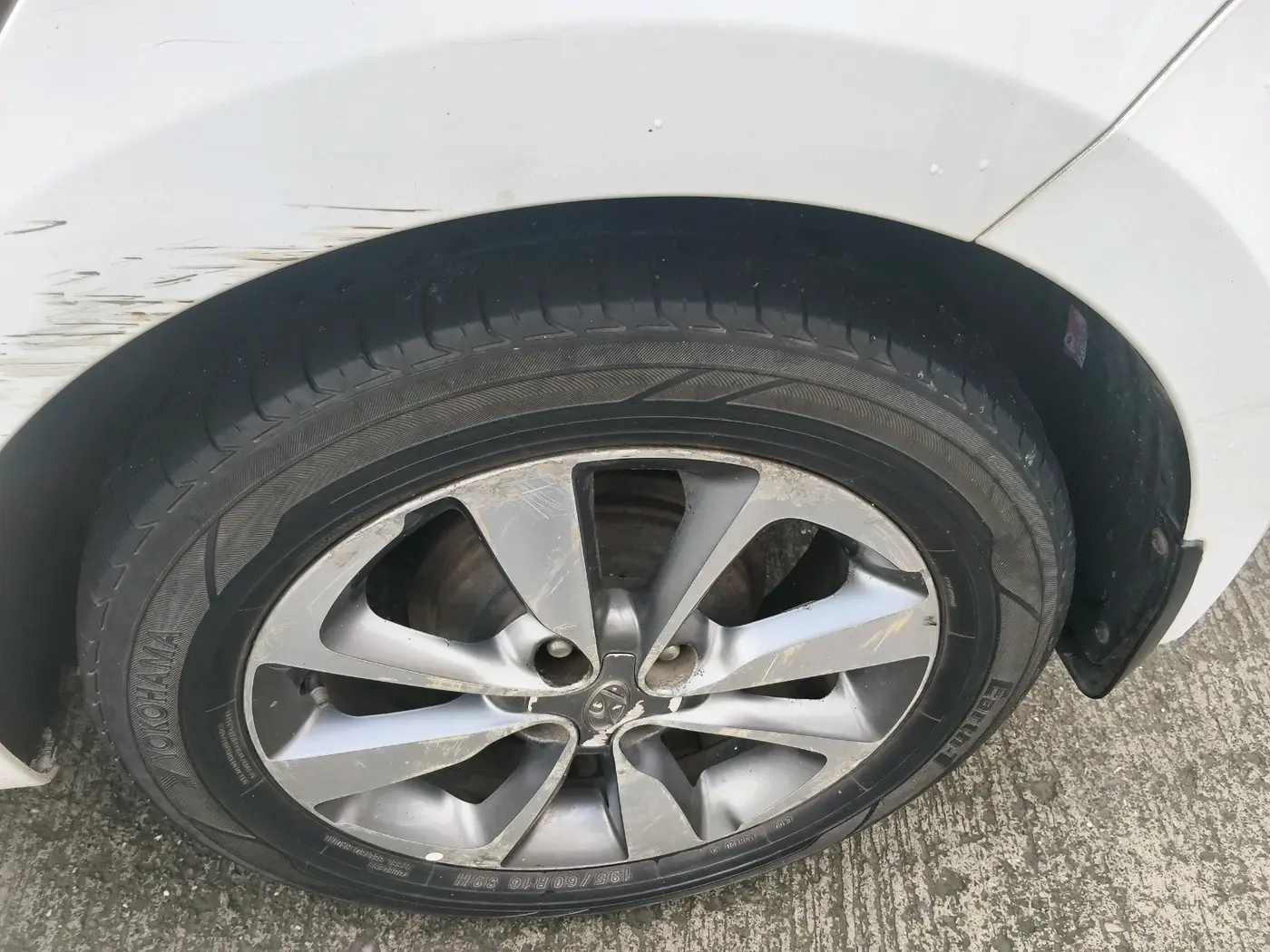 2016 Hyundai Elite i20 ASTA 1.2, Petrol, Manual, 40,437 km, tyre