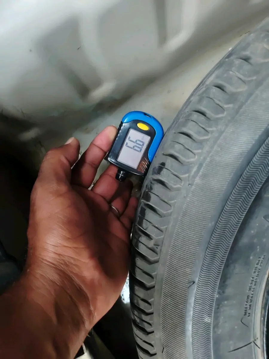 2019 Maruti Dzire VXI, Petrol, Manual, 88,321 km, tyre