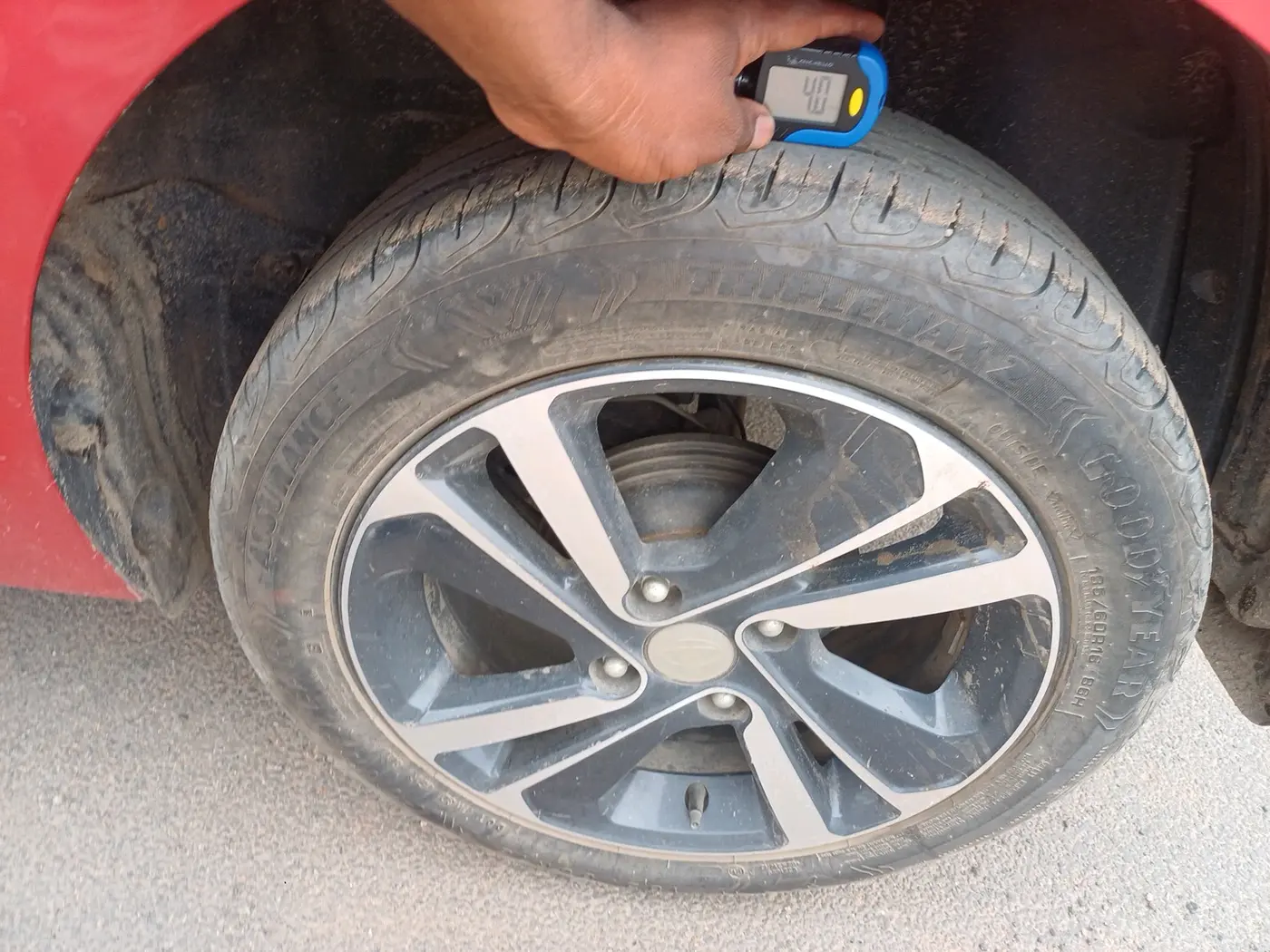 2023 Tata ALTROZ XZA PLUS, Petrol, Automatic, 26,904 km, tyre