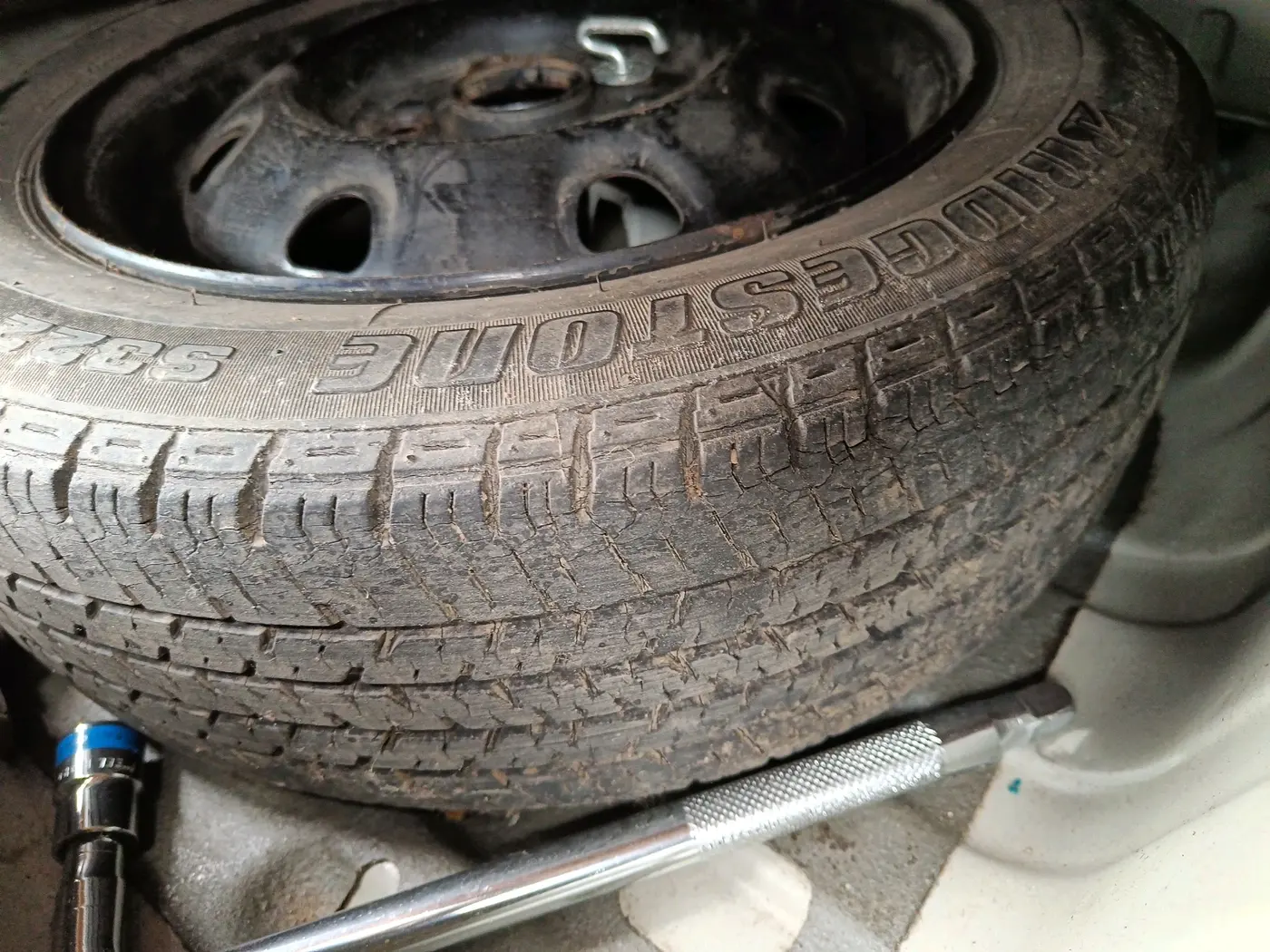 2012 Maruti Alto K10 VXI, Petrol, Manual, 50,019 km, tyre