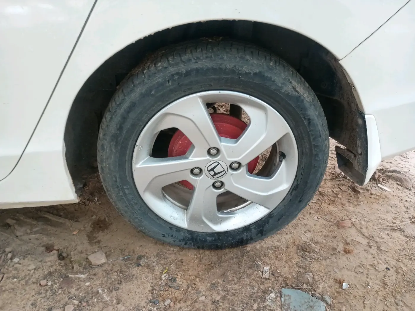 2015 Honda City 1.5L I-VTEC V MT, Petrol, Manual, 86,316 km, tyre