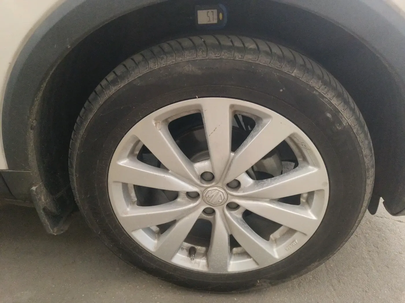 2024 MG ASTOR Select 1.5 CVT (Ivory), Petrol, Automatic, 4,939 km, tyre