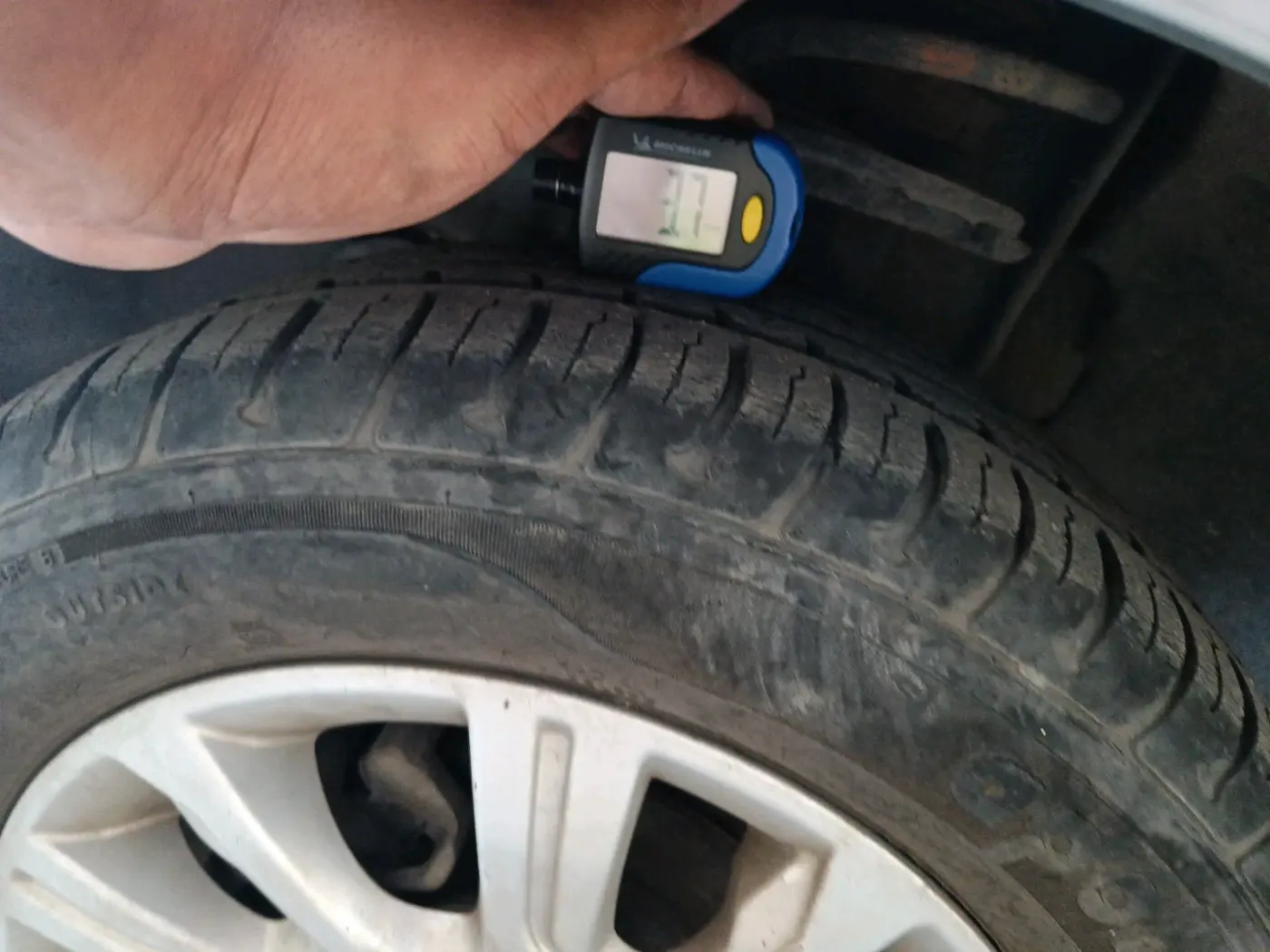 2018 Tata Tiago XZ PETROL, Petrol, Manual, 25,311 km, tyre