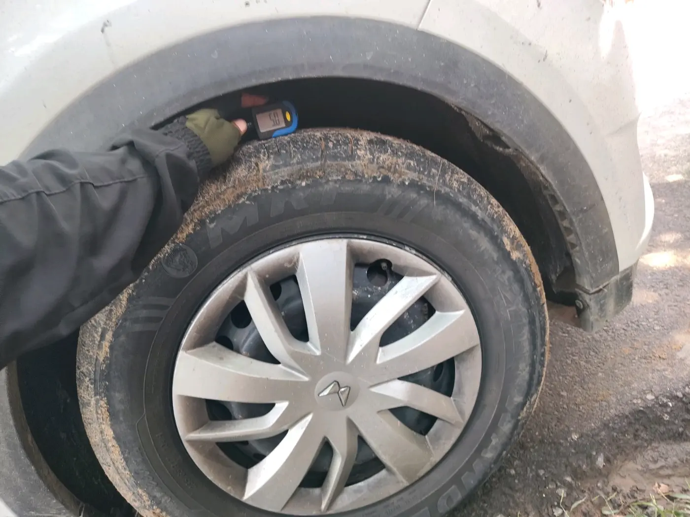 2022 Mahindra XUV700 MX D MT 5 STR, Diesel, Manual, 67,414 km, tyre