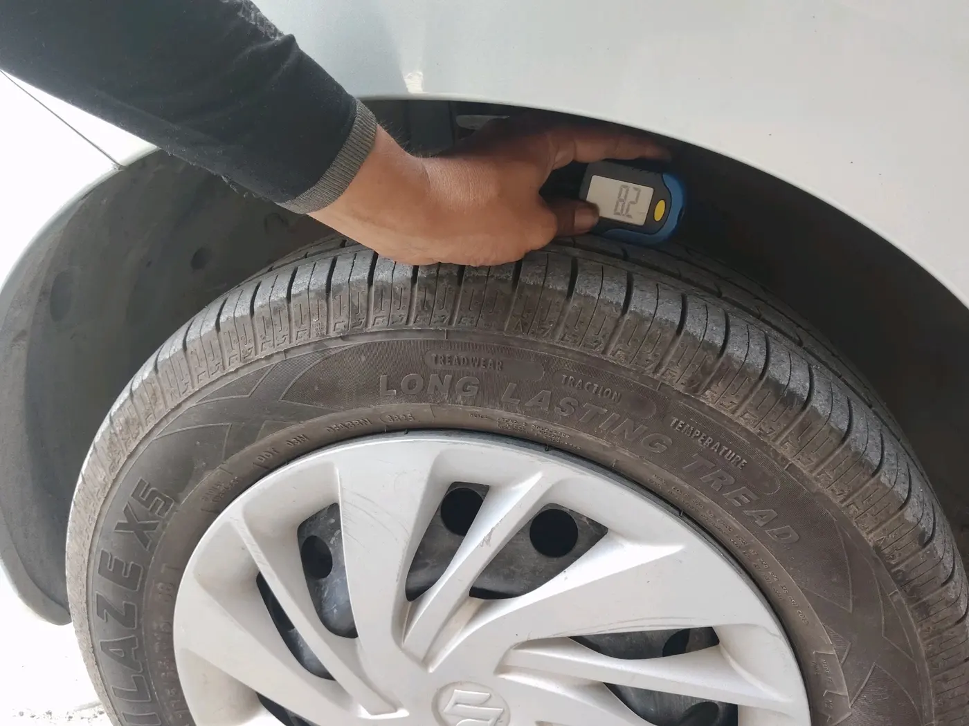 2023 Maruti Ertiga   VXI (O) CNG, CNG, Manual, 87,901 km, tyre