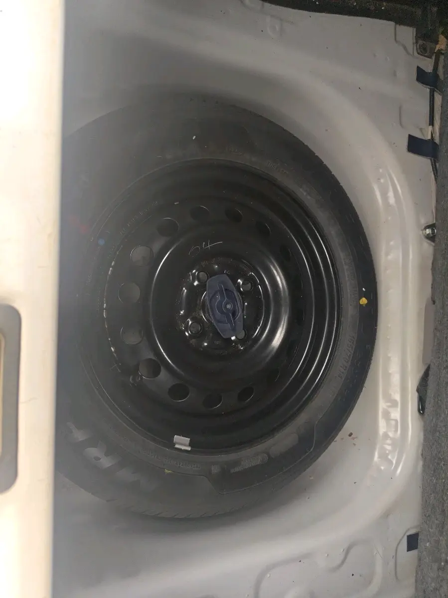 2024 Maruti New Wagon-R VXI 1.0, Petrol, Manual, 22,089 km, tyre