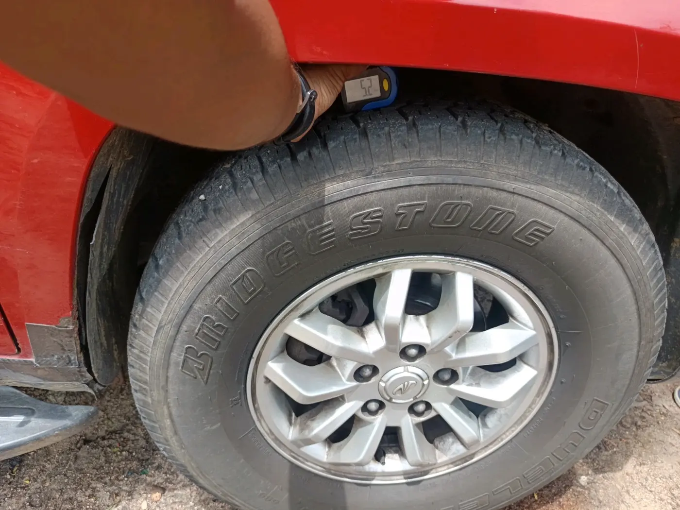 2018 Mahindra TUV300 T8 DUAL TONE, Diesel, Manual, 43,719 km, tyre