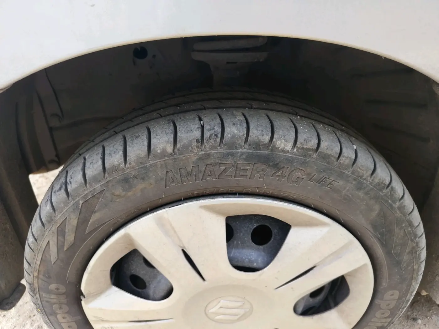2012 Maruti Wagon R 1.0 VXI, Petrol, Manual, 52,301 km, tyre