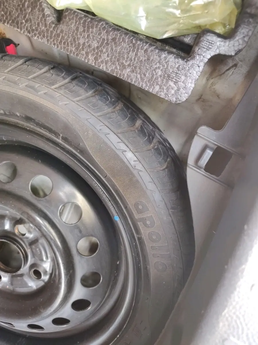 2012 Maruti Wagon R 1.0 VXI, Petrol, Manual, 52,301 km, tyre