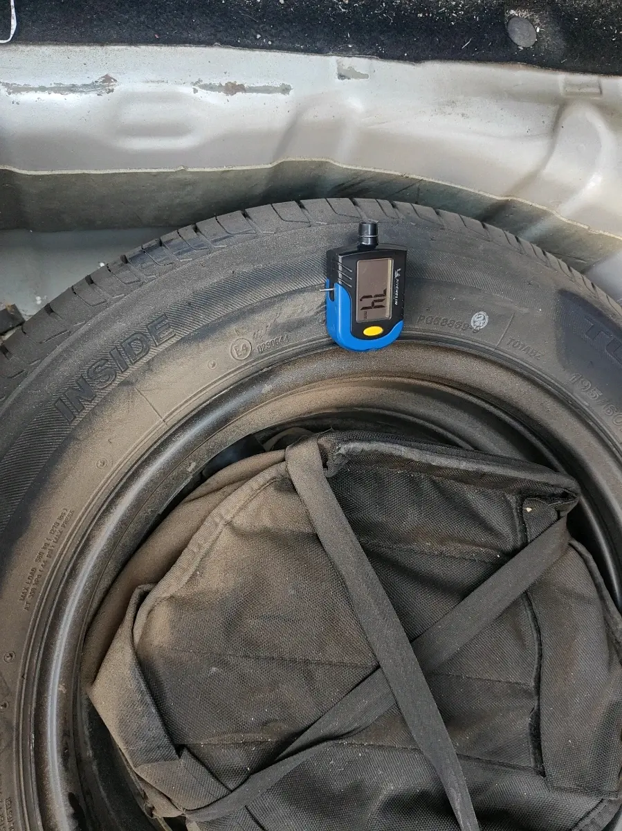2023 Tata NEXON XE PETROL, Petrol, Manual, 24,196 km, tyre