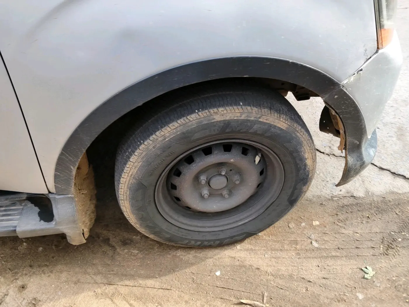 2017 Mahindra Xylo D4, Diesel, Manual, 2,39,240 km, tyre