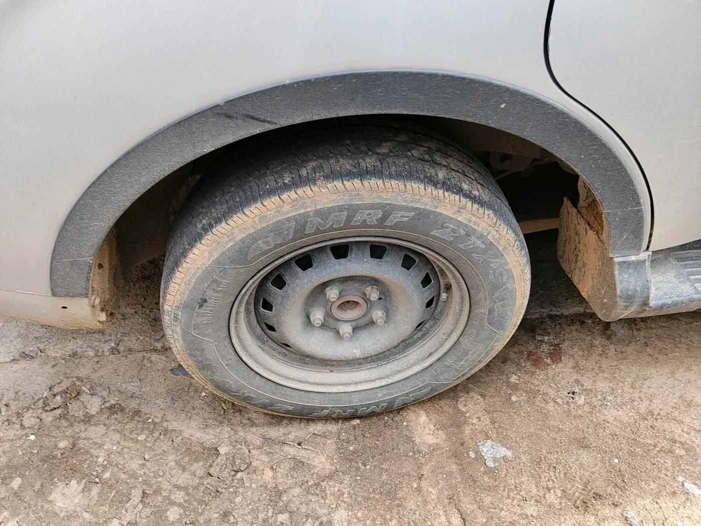 2017 Mahindra Xylo D4, Diesel, Manual, 2,39,240 km, tyre