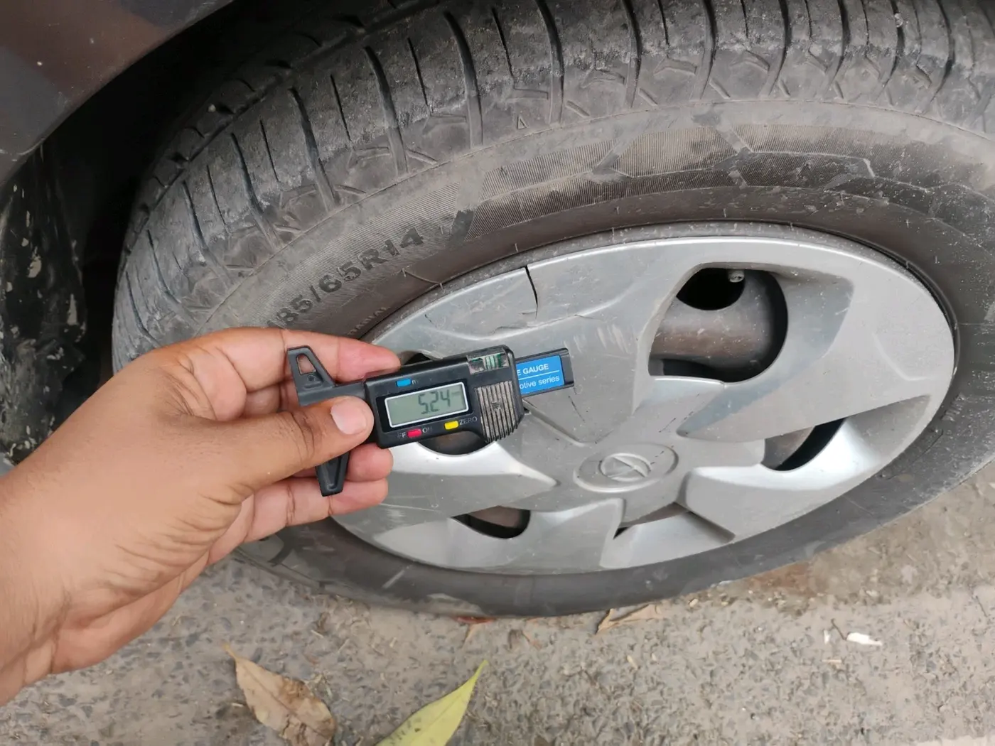 2018 Tata Tiago XT PETROL, Petrol, Manual, 1,36,012 km, tyre