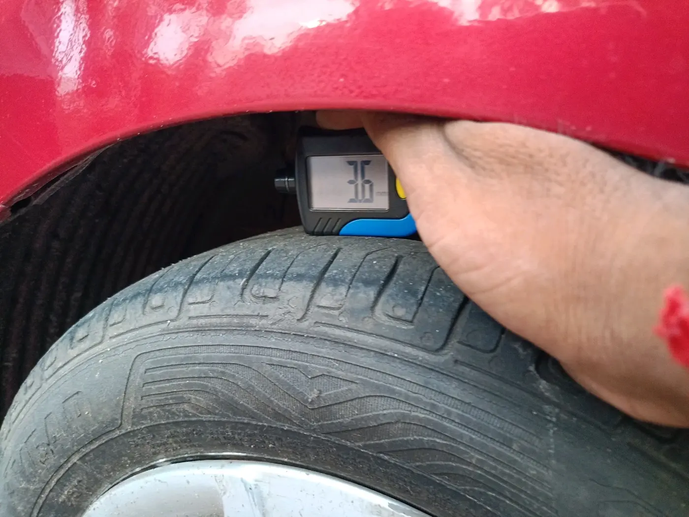 2014 Hyundai Eon MAGNA +, Petrol, Manual, 52,651 km, tyre