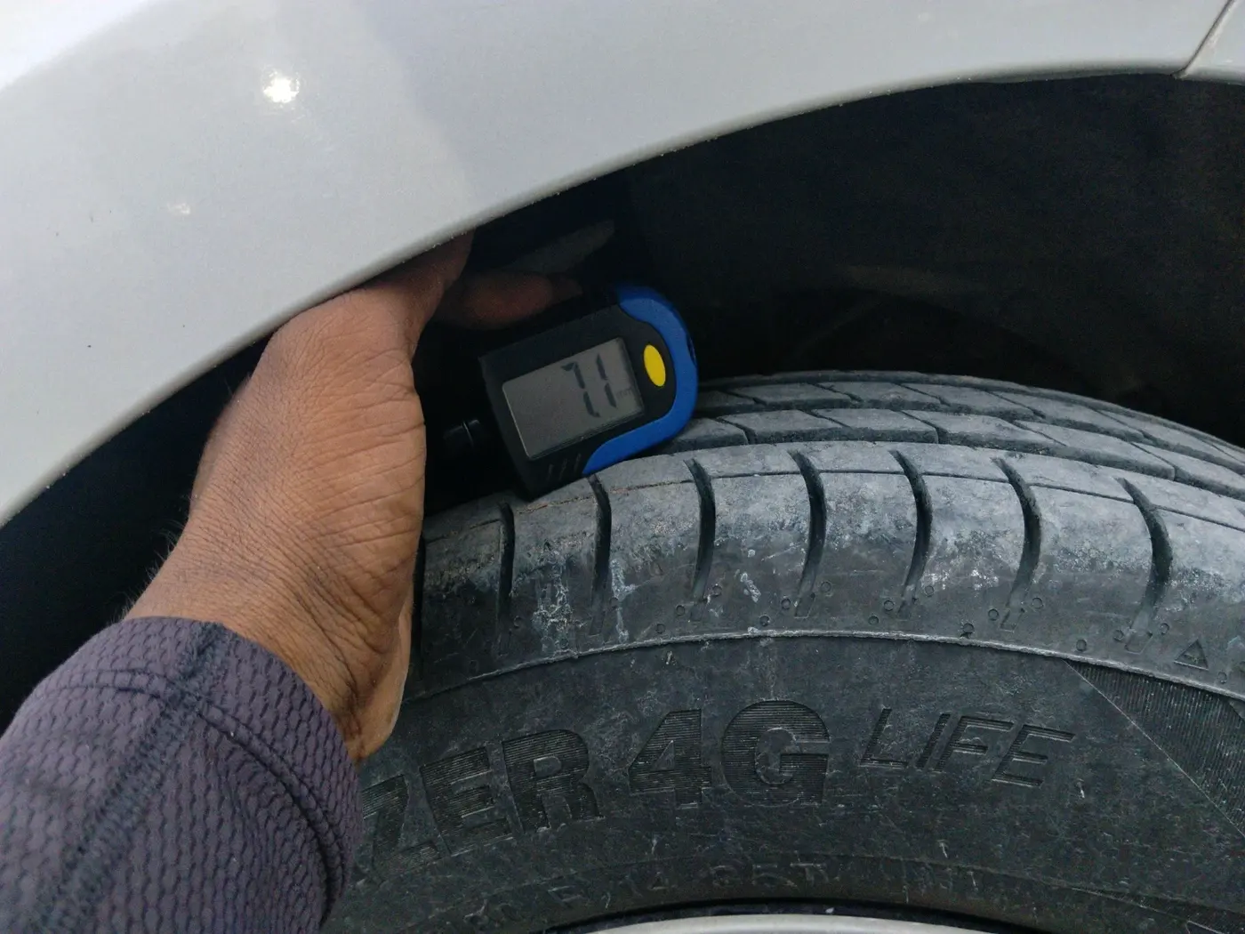 2018 Maruti Swift VDI, Diesel, Manual, 79,300 km, tyre